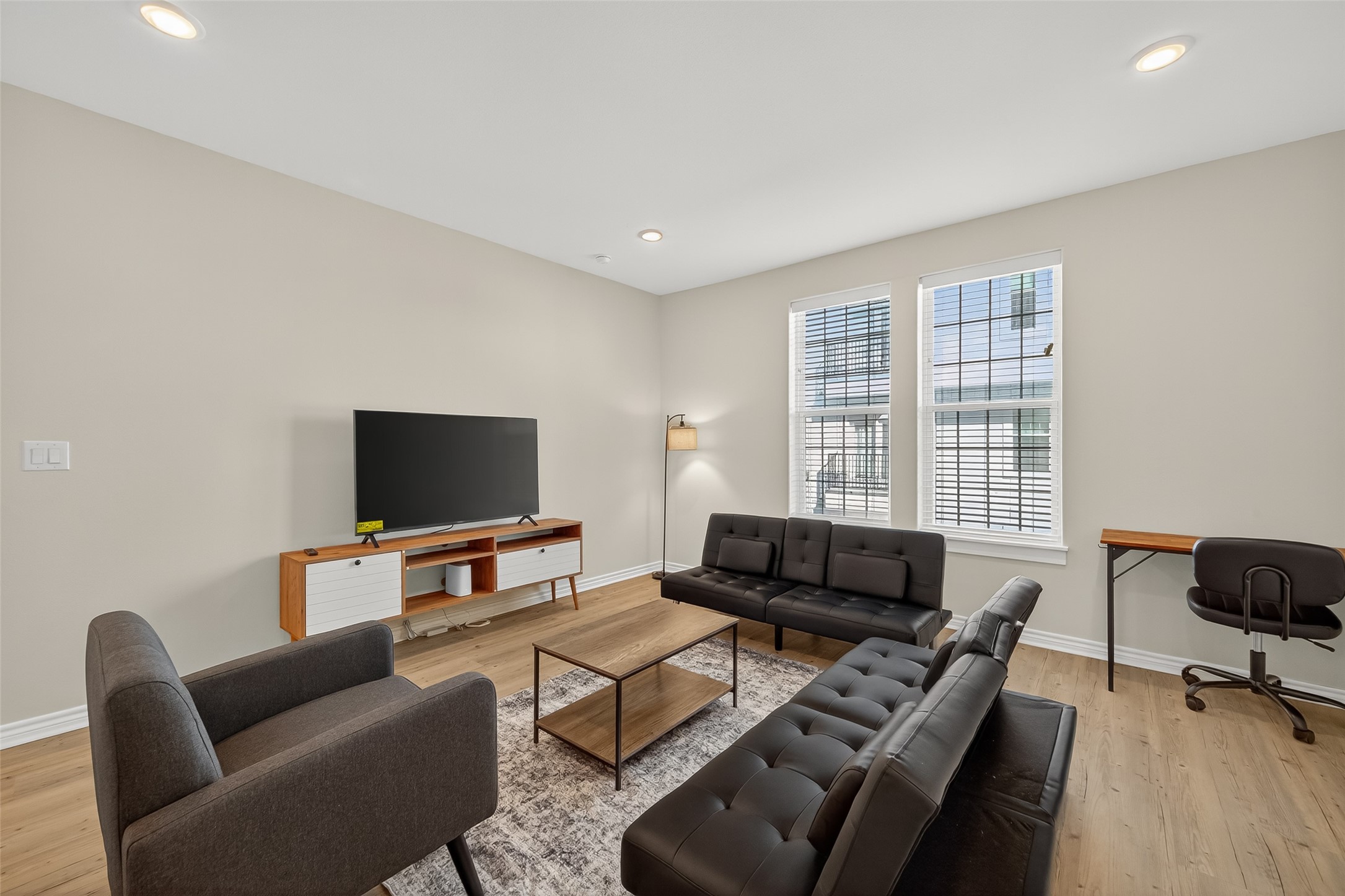 2445 Shadow View Lane, Unit 126 Houston, TX 77077 - Photo 3 of 15 Gallery Image 3