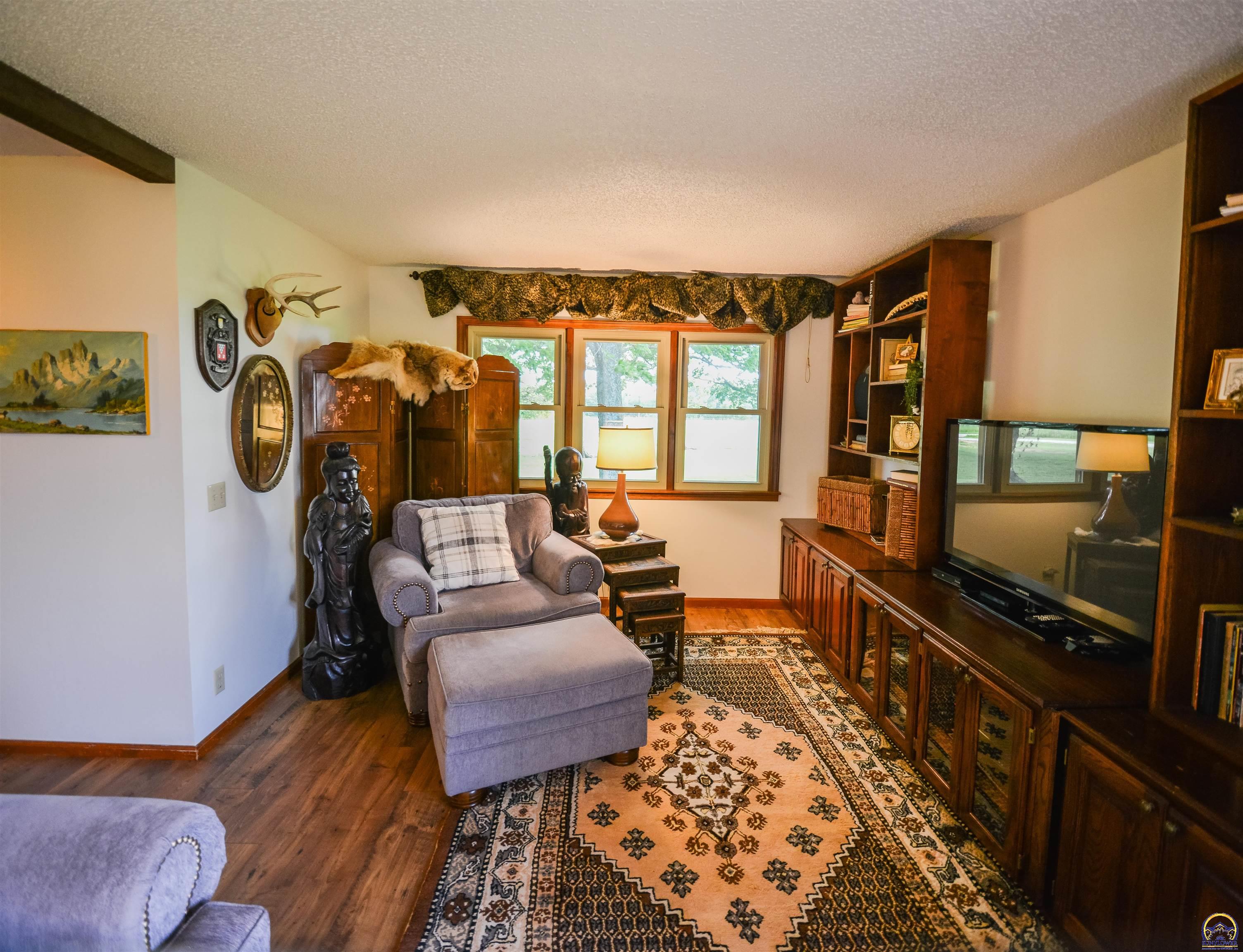 1786 Rd E5 Emporia, KS 66801 - Photo 4 of 62