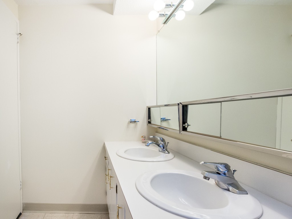 1731 Beacon Street, Unit 910 Brookline, MA 02445 - Photo 15 of 22