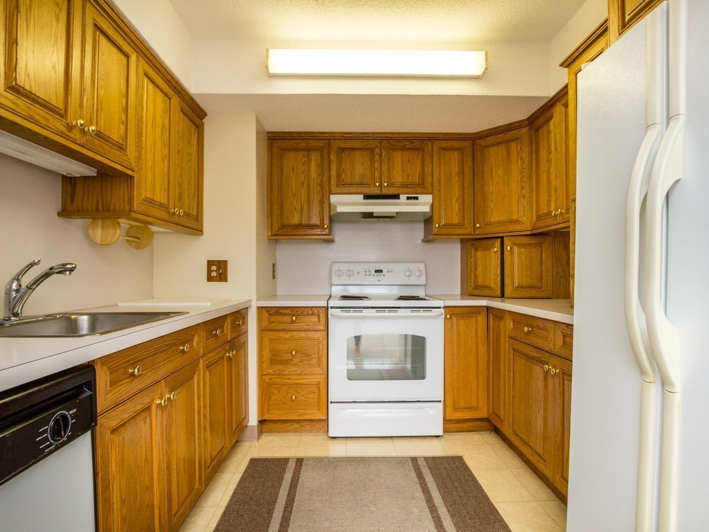 1731 Beacon Street, Unit 910 Brookline, MA 02445 - Photo 6 of 22