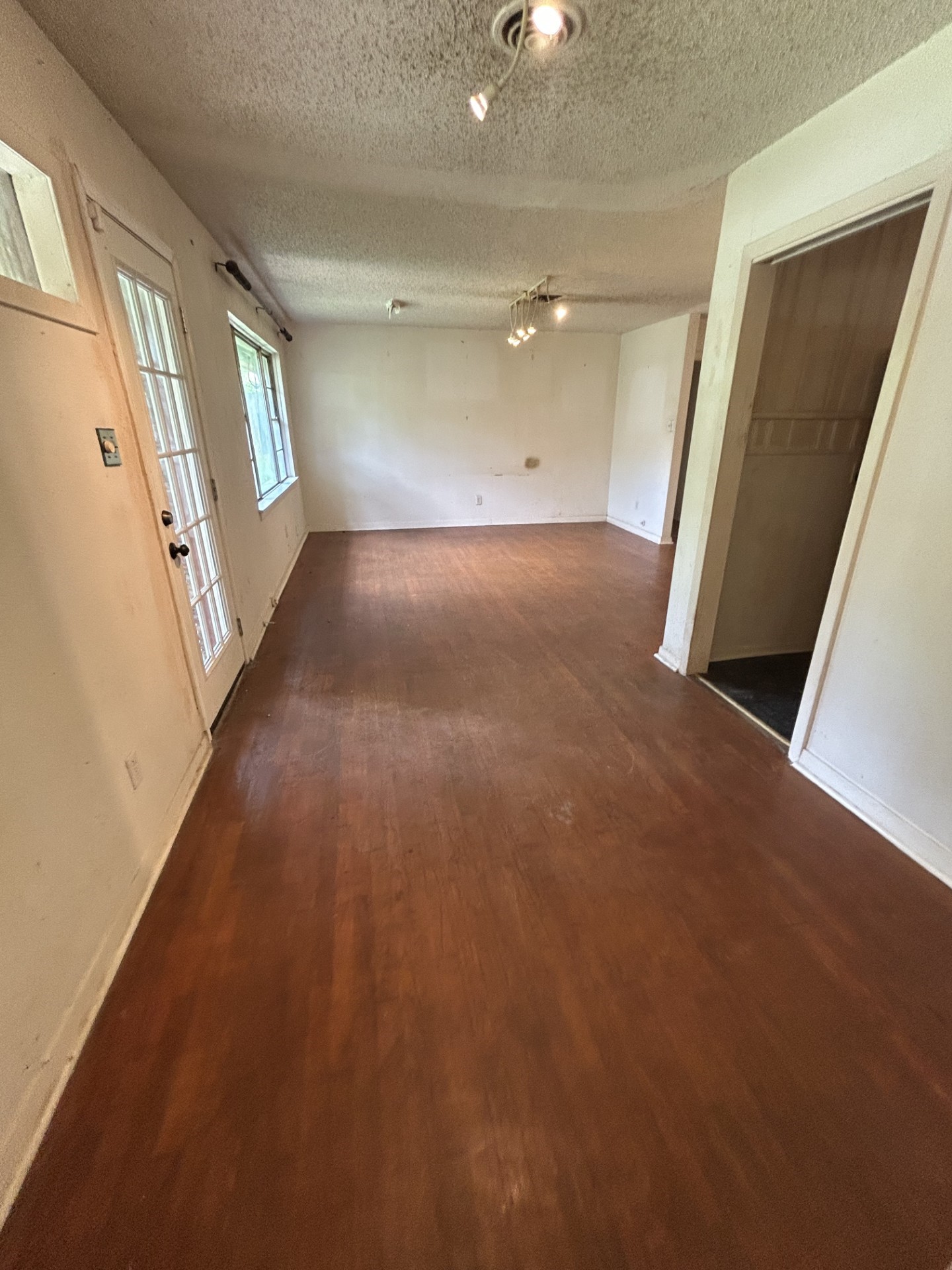 5711 Turtle Creek Road Houston, TX 77017 - Photo 11 of 25