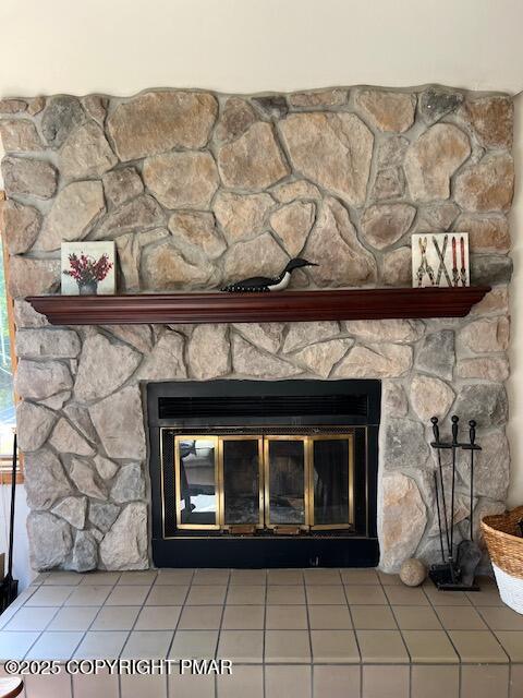 324 Hollow Road, Unit 325 East Stroudsburg, PA 18302 - Photo 5 of 17 a living room with a fireplace