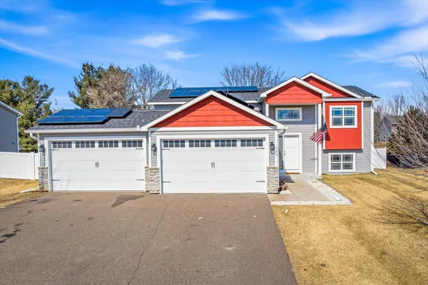 $415,900 | 704 Edgewood Street Southwest, Isanti, MN 55040