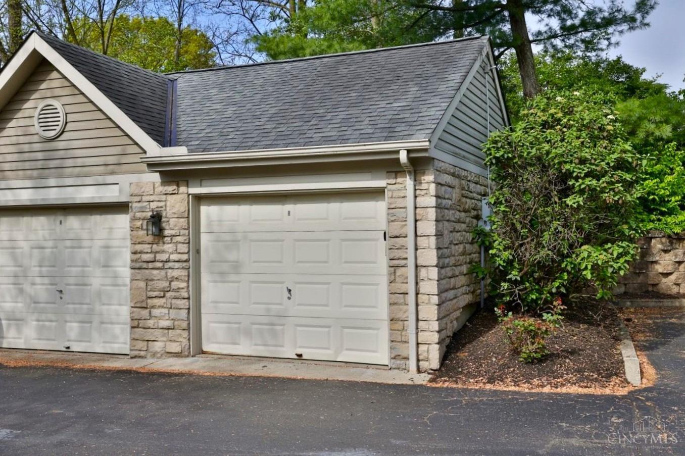 5315 Cooper Road, Unit G Montgomery, OH 45242 - Photo 34 of 35 Your garage!