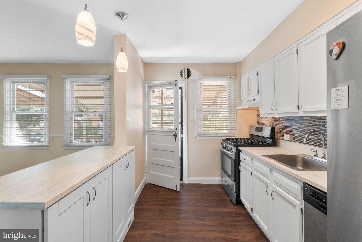 1917 Ramblewood Road Baltimore, MD 21239 - Photo 6 of 22 New Stainless Appliances