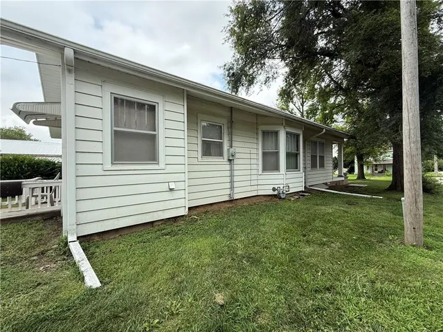 $135,000 | 111 East Nodaway Street, Oregon, MO 64473
