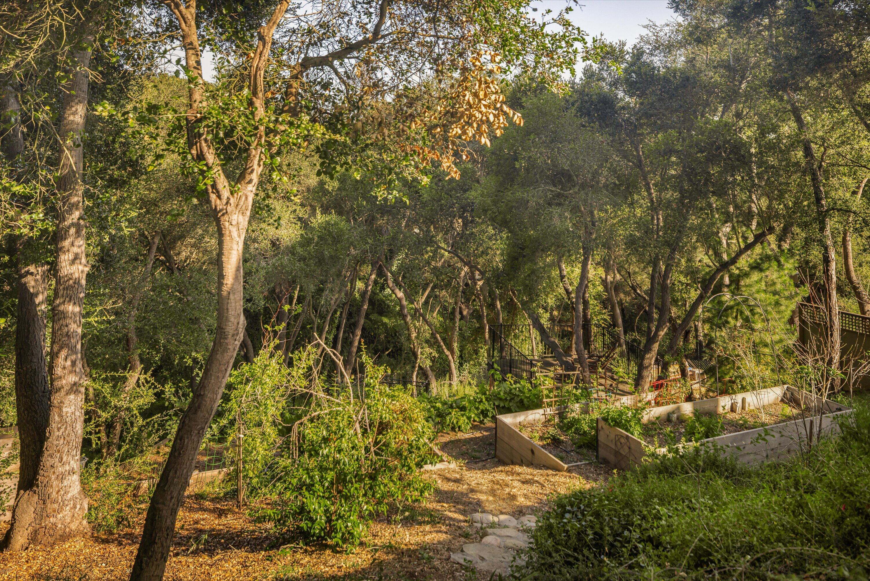 746 Westmont Road Santa Barbara, CA 93108 - Photo 24 of 37 32-746 Westmont Rd - 32