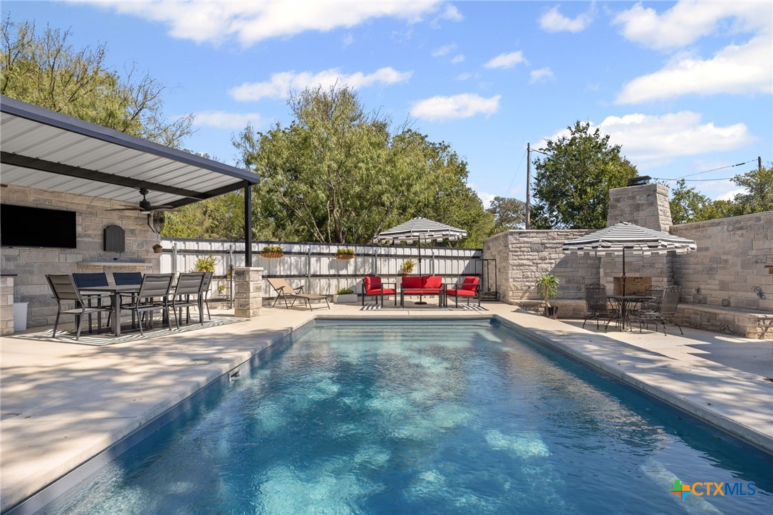 28099 Fm 2670 Killeen, TX 76549 - Photo 48 of 48 a view of a swimming pool with a patio