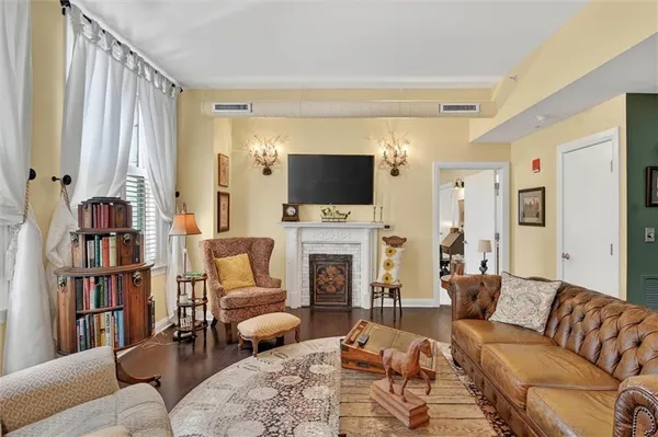 $299,900 | 306 Fourth Avenue, Unit 1401, Pittsburgh, PA 15222