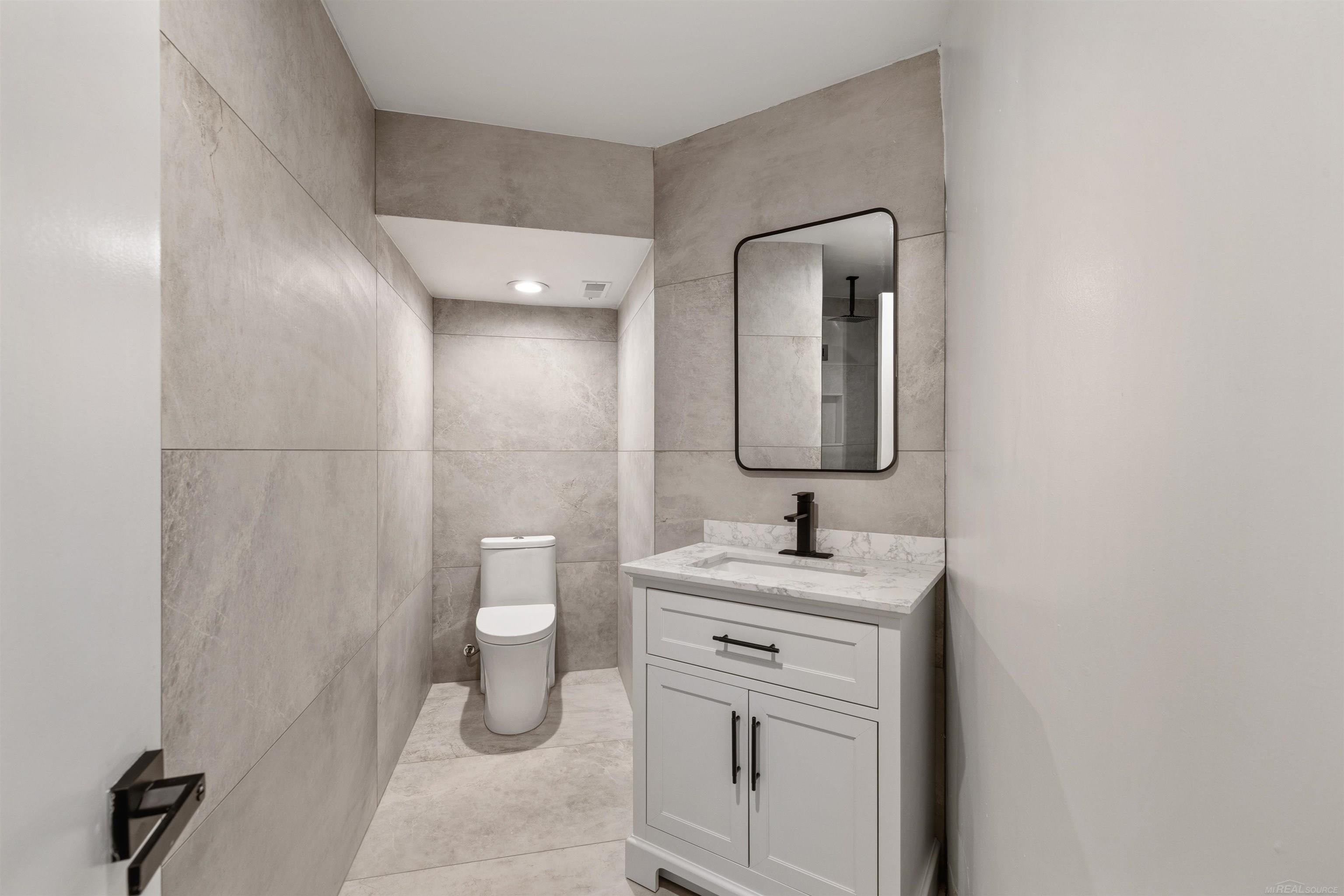300 Camelot Way Rochester, MI 48306 - Photo 55 of 70