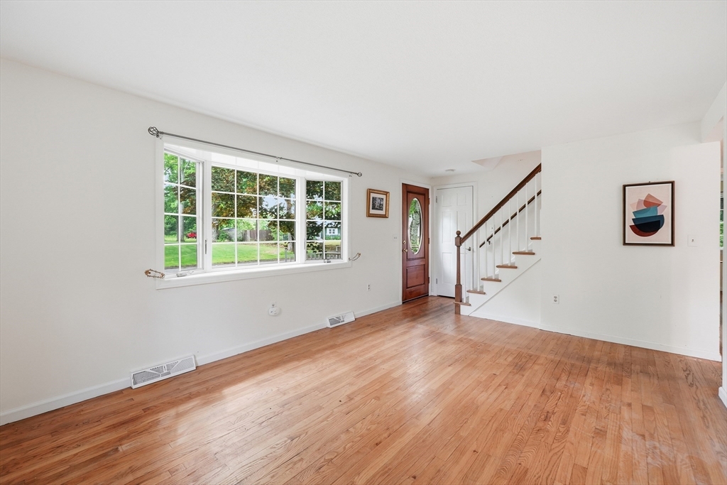 45 Glendale Road Northampton, MA 01062 - Photo 10 of 34