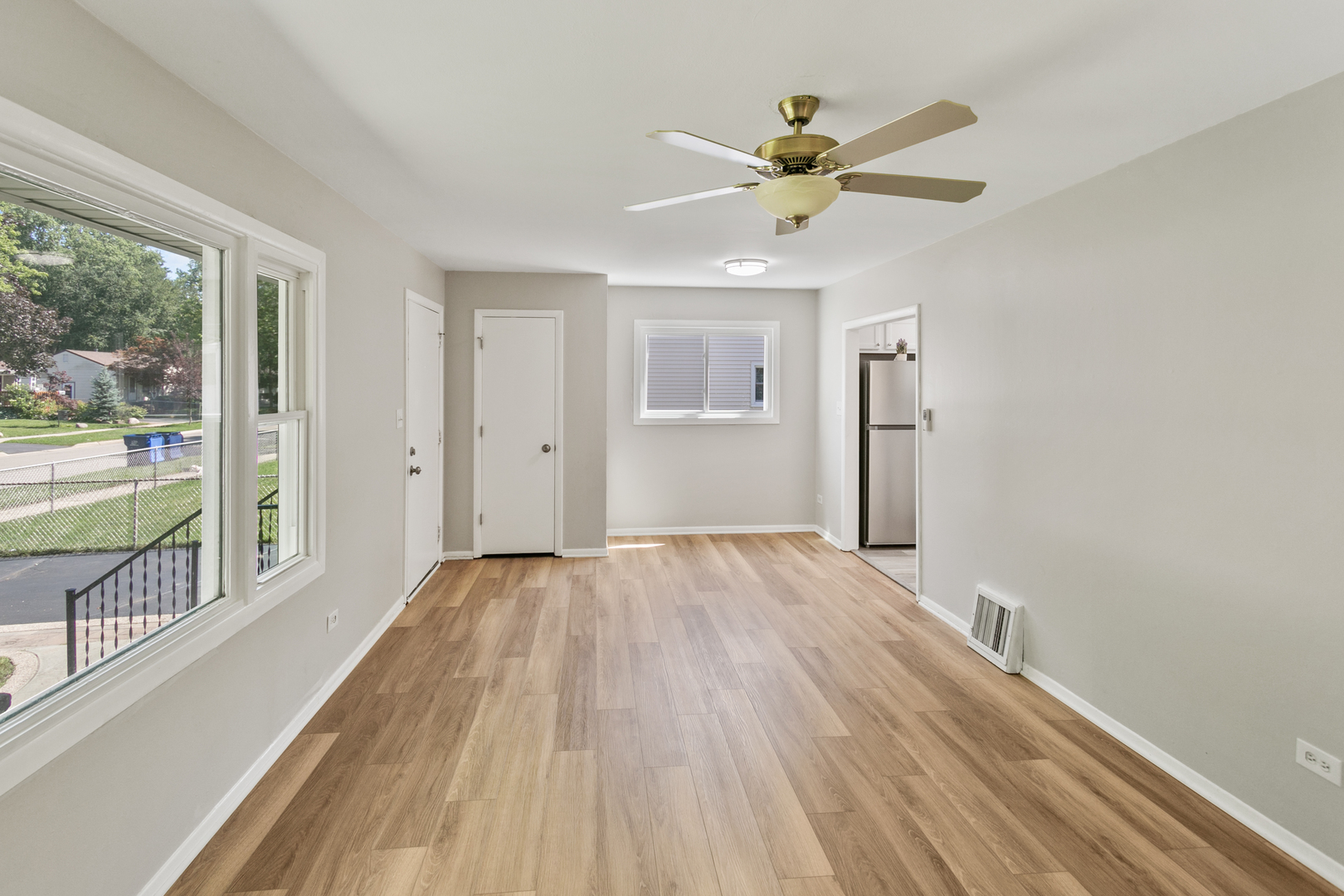 2110 Delaware Road Waukegan, IL 60087 - Photo 2 of 23