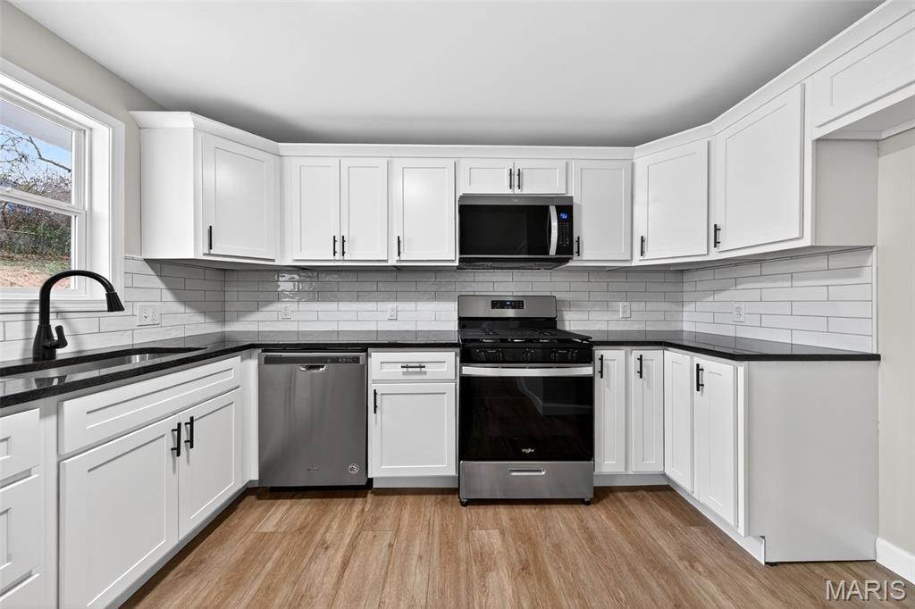 9224 Ellison Drive Ferguson, MO 63136 - Photo 4 of 24