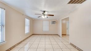 6907 Gainesville Street Houston, TX 77020 - Photo 4 of 21