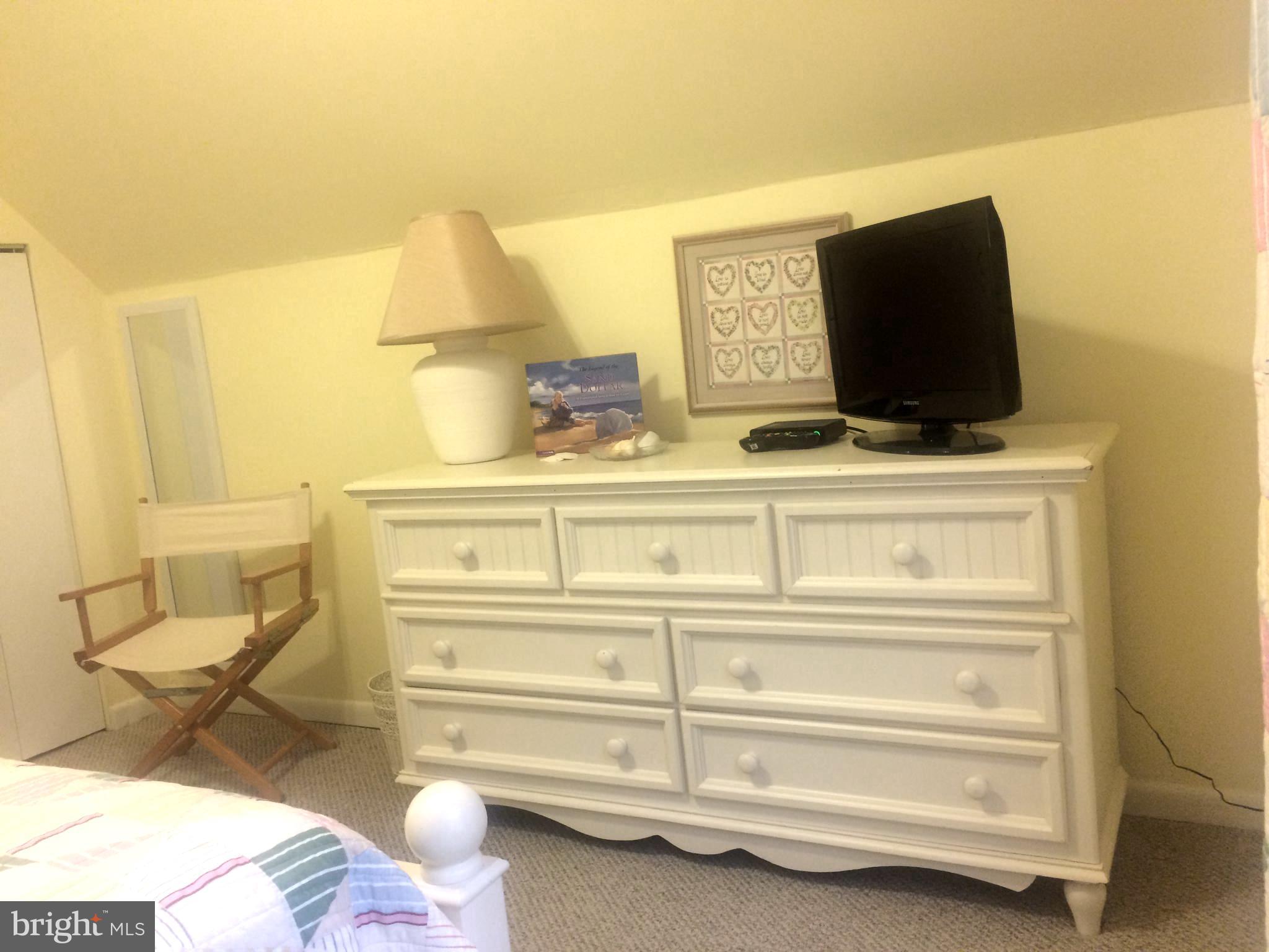 33 Gloucester Road Ocean Pines, MD 21811 - Photo 14 of 31 Upper Level Bedroom