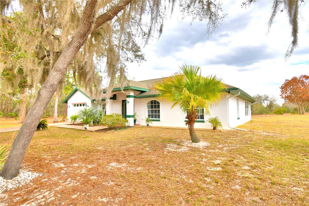 23 Armadillo Road Frostproof, FL 33843 - Photo 3 of 47