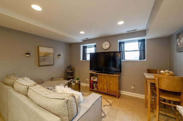 837 West Lawrence Avenue, Unit G Chicago, IL 60640 - Photo 2 of 11