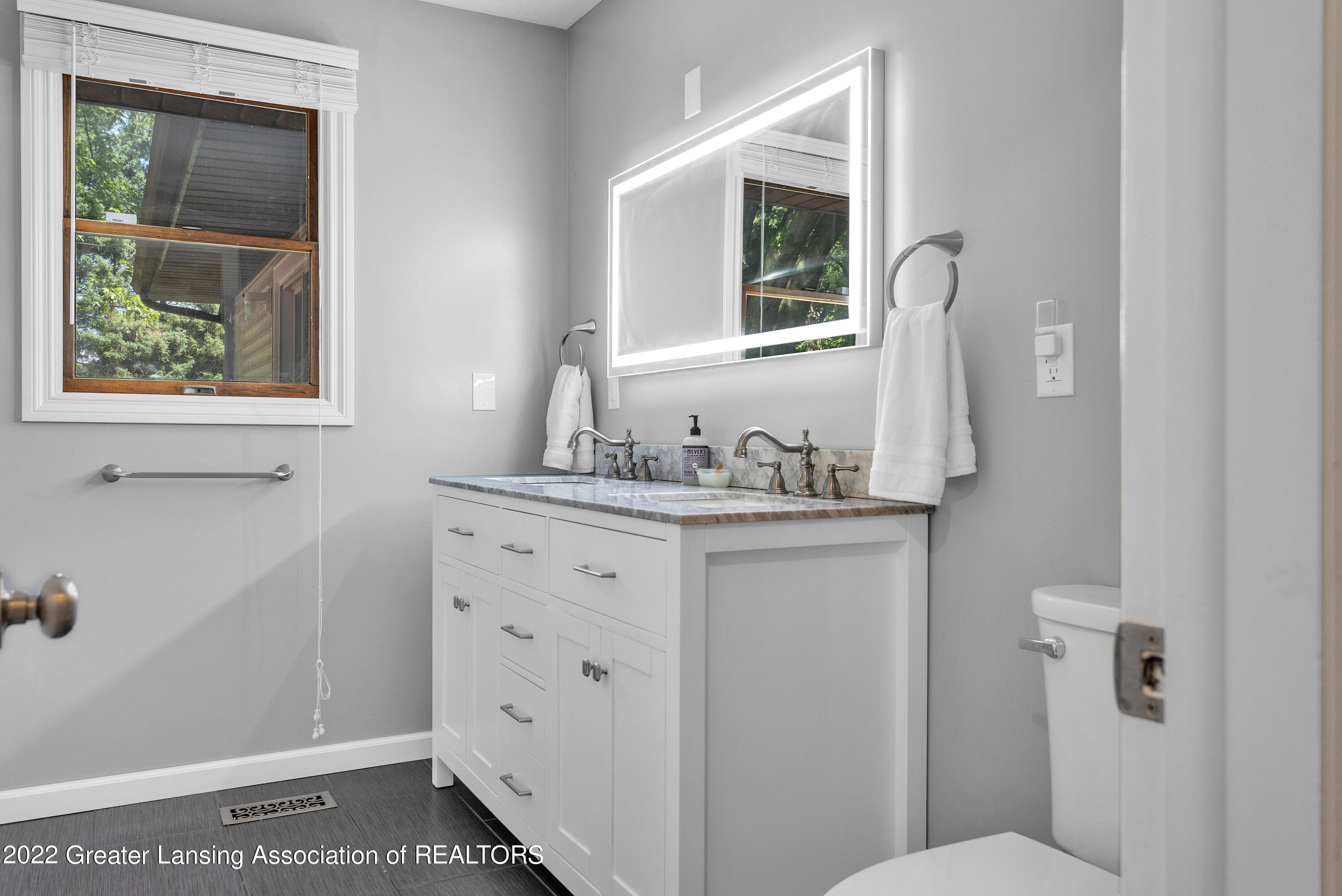 9873 Coleman Road Haslett, MI 48840 - Photo 23 of 46 Bath