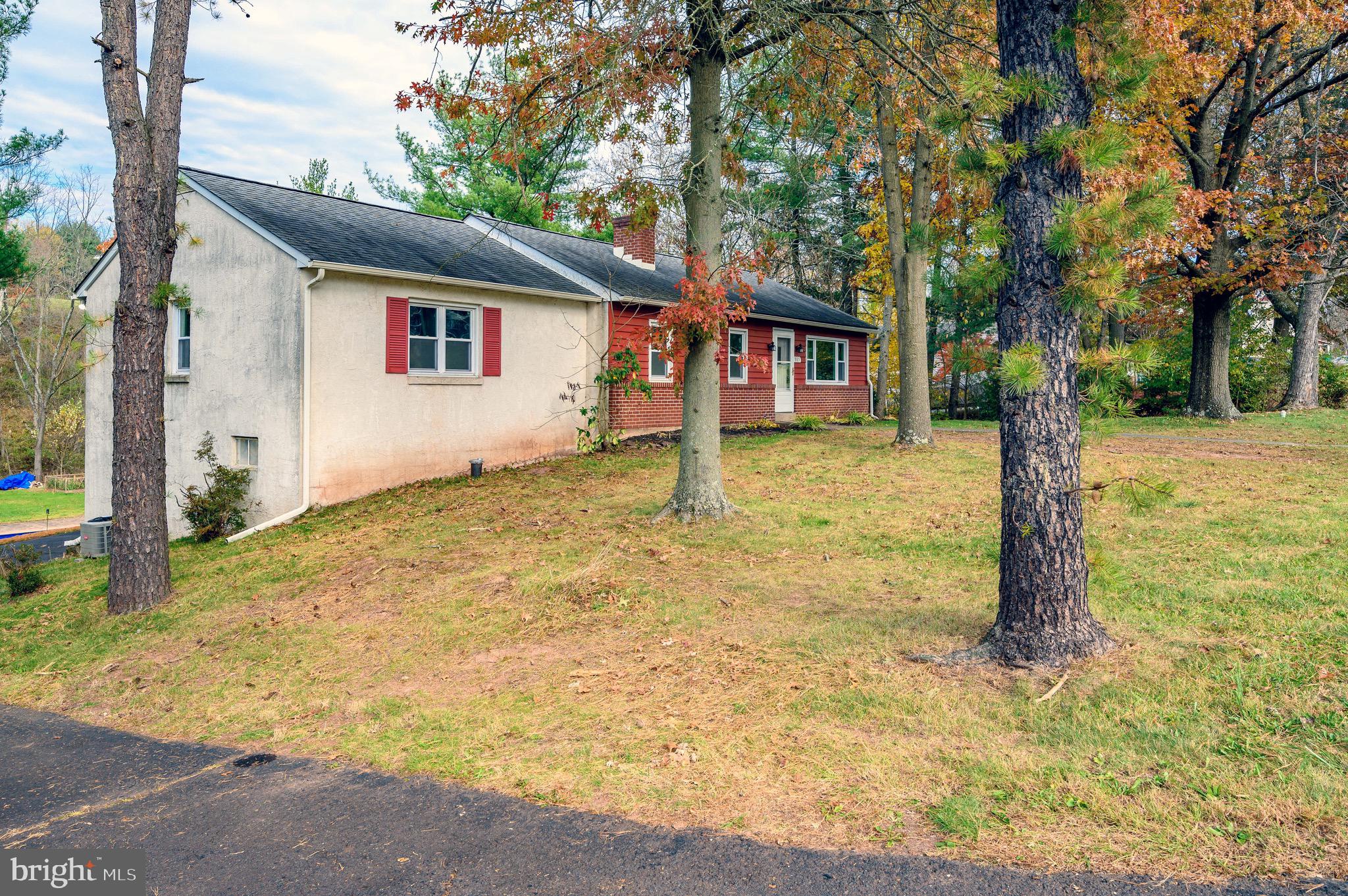 885 Rising Sun Road Telford, PA 18969 - Photo 3 of 30