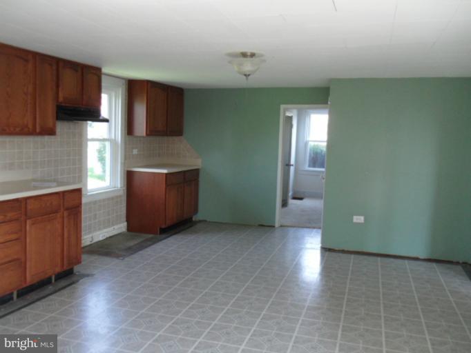 15802 Shinham Road Hagerstown, MD 21740 - Photo 10 of 12 Kitchen