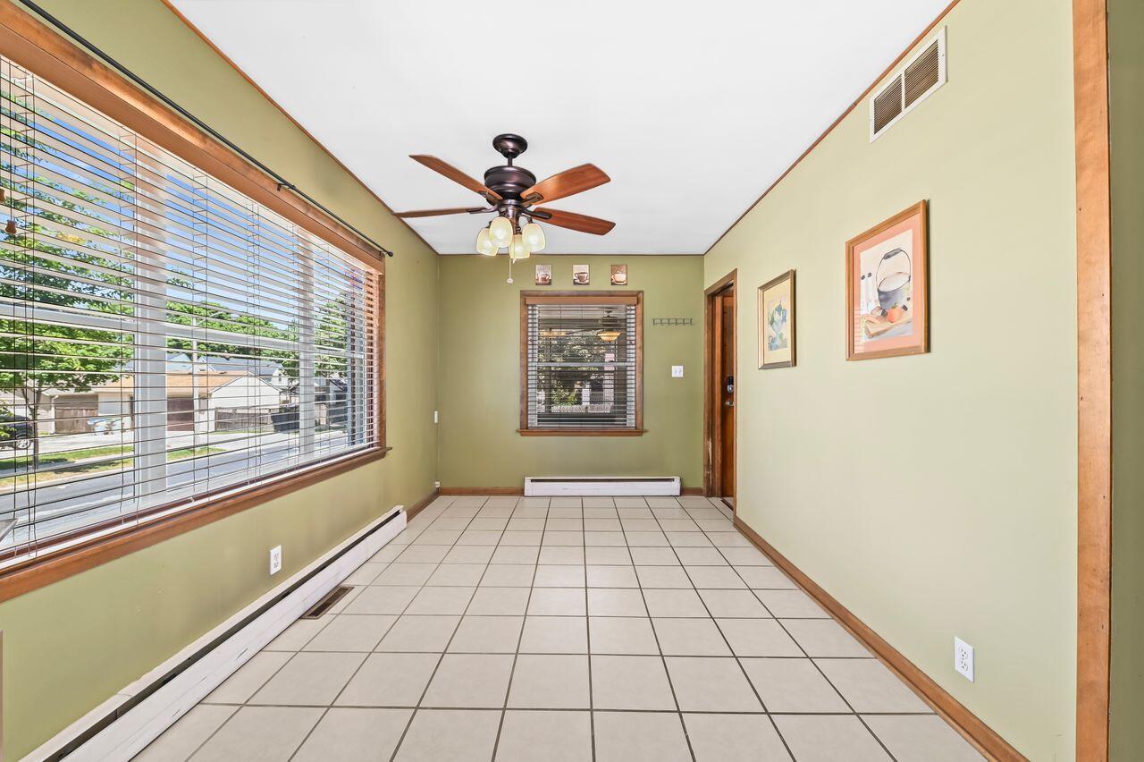 2802 South 47th Street Milwaukee, WI 53219 - Photo 7 of 23 Large DR