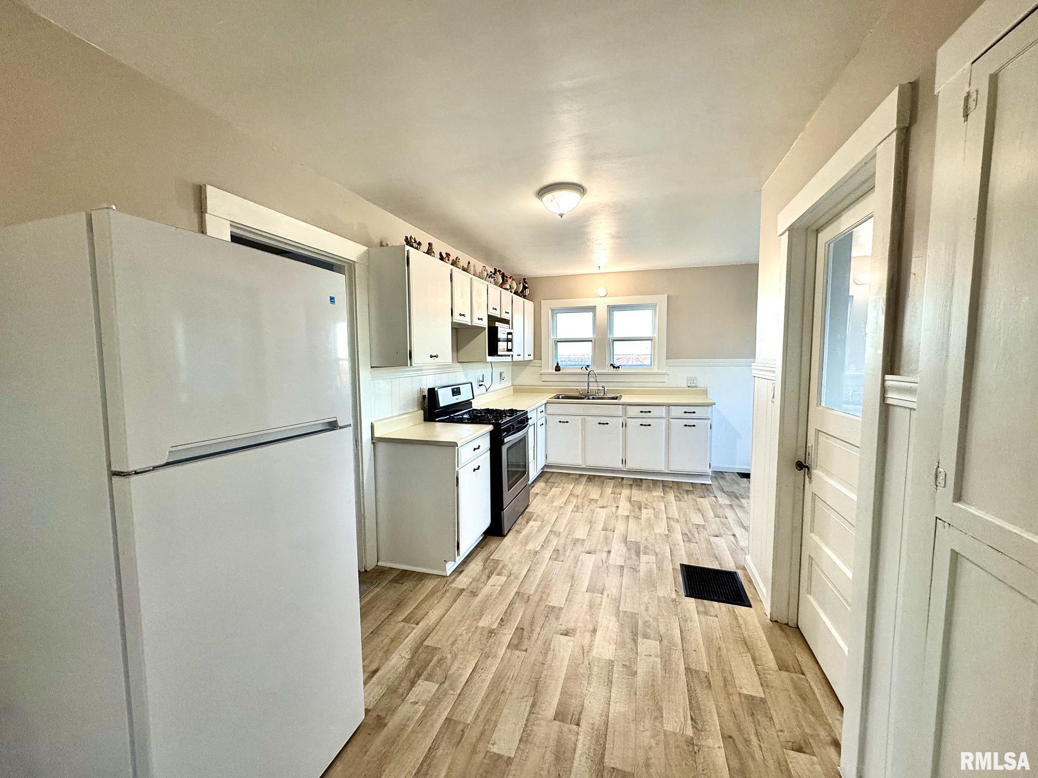 1392 54th Avenue Avon, IL 61415 - Photo 8 of 37