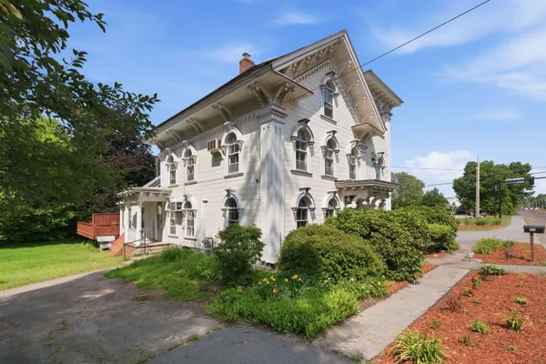 $499,000 | 386 Pembroke Street, Pembroke, NH 03275