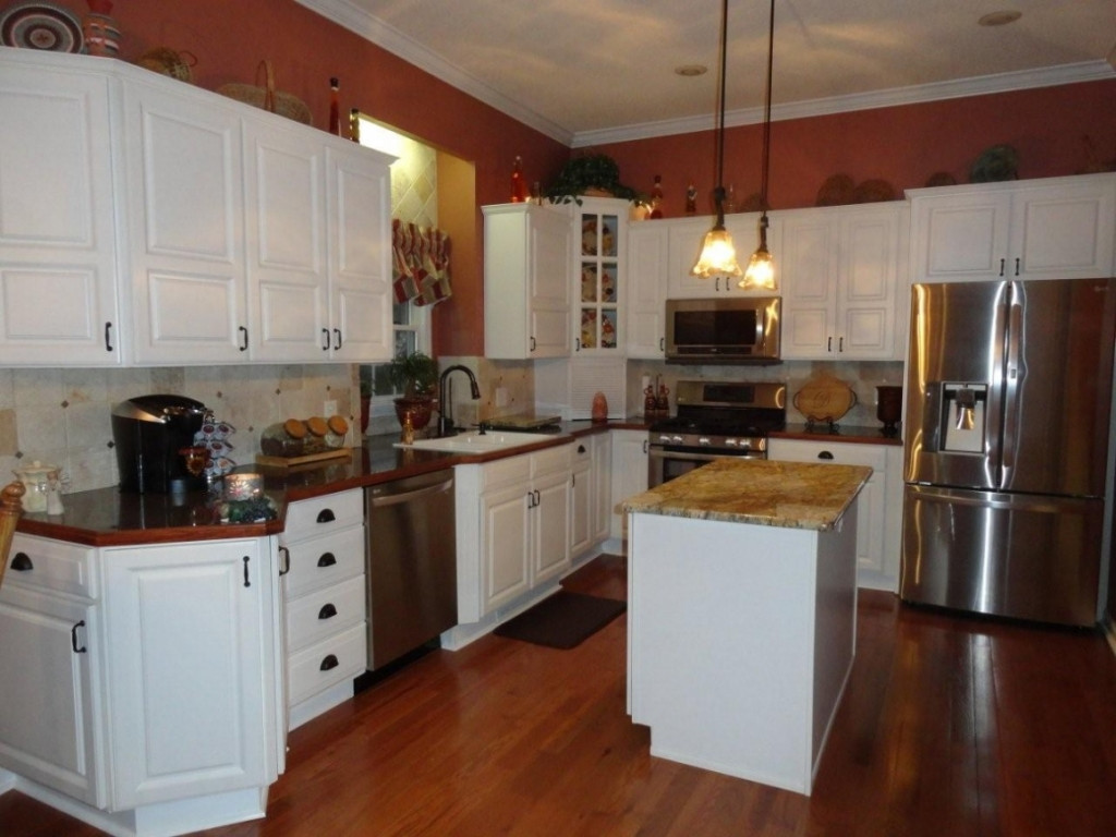 4104 Glaze Road Johnson City, TN 37601 - Photo 3 of 24 Kitchen Left