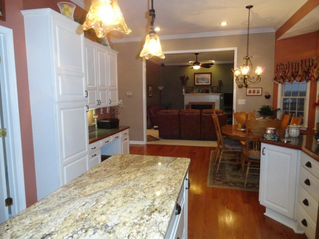 4104 Glaze Road Johnson City, TN 37601 - Photo 5 of 24 Looking from Kitchen to Living