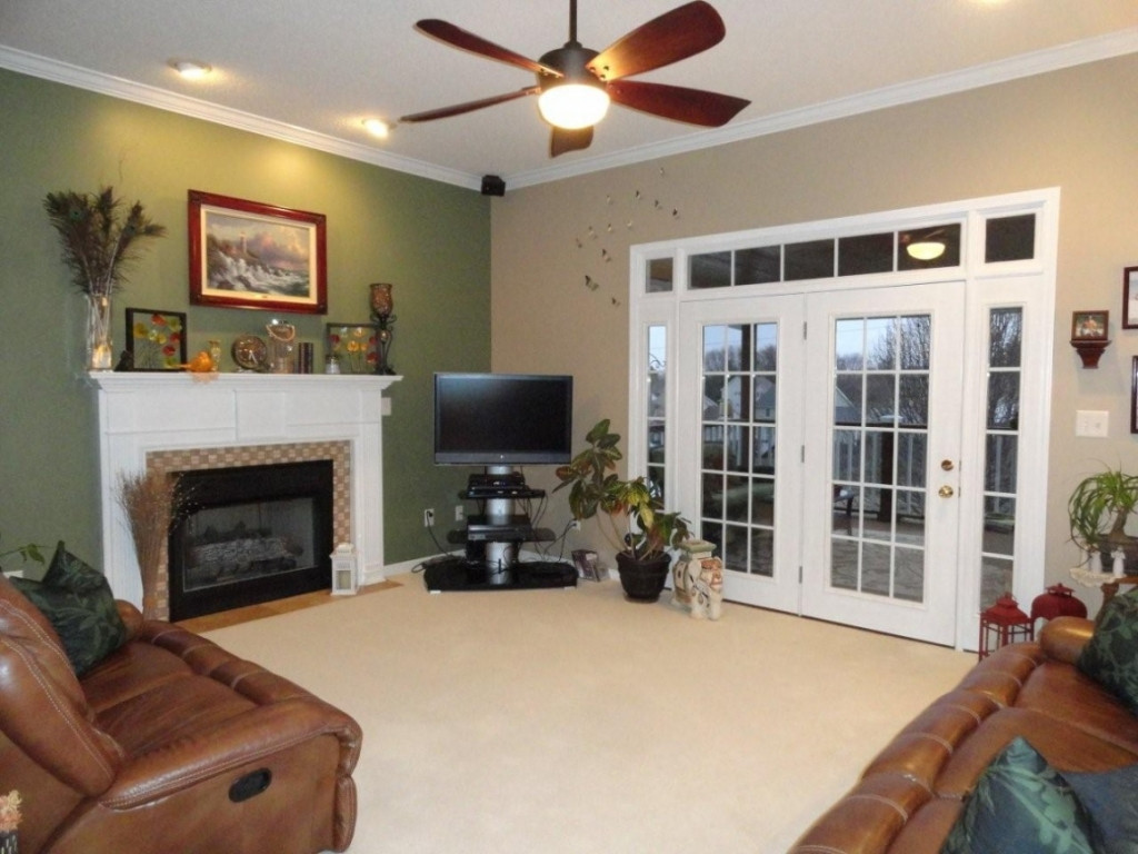 4104 Glaze Road Johnson City, TN 37601 - Photo 7 of 24 Living Room Towards Patio