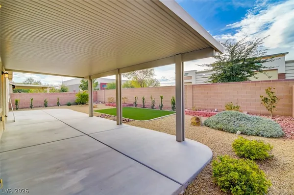 $1,950 | 6117 Riverwalk Falls Street, North Las Vegas, NV 89031