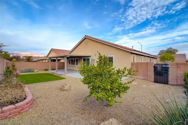 $1,950 | 6117 Riverwalk Falls Street, North Las Vegas, NV 89031