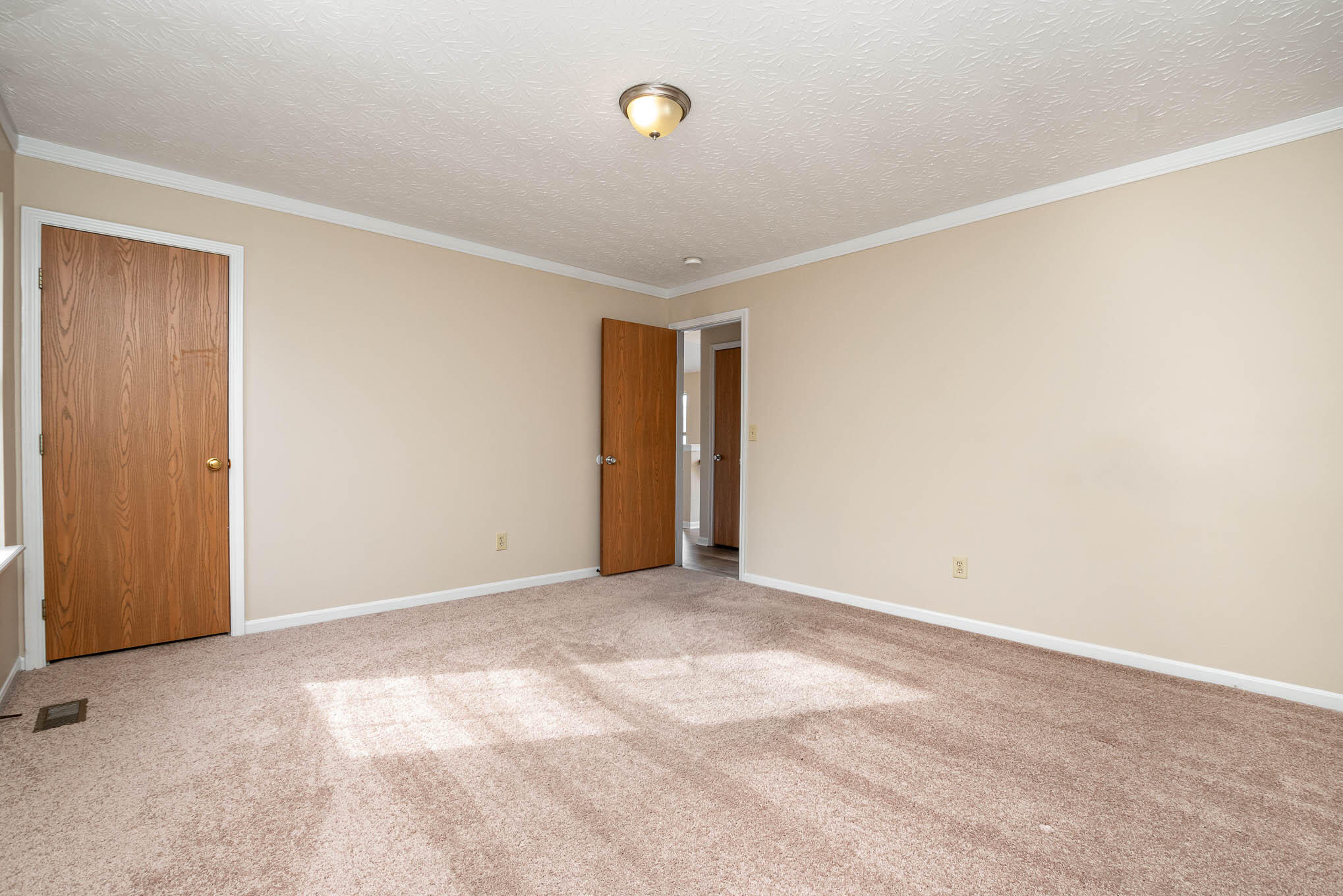 10374 Remy Lane Florence, KY 41042 - Photo 11 of 24 Gallery Image 11