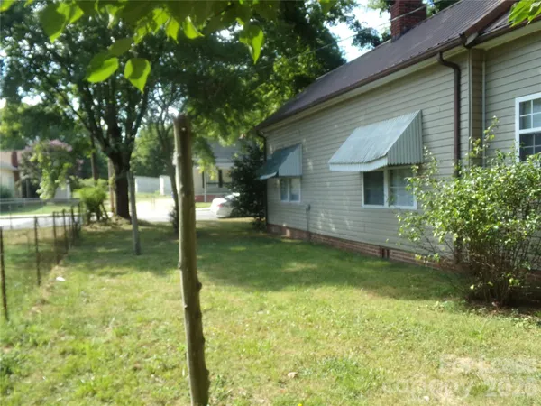 $1,450 | 729 Spruce Street, Mooresville, NC 28115