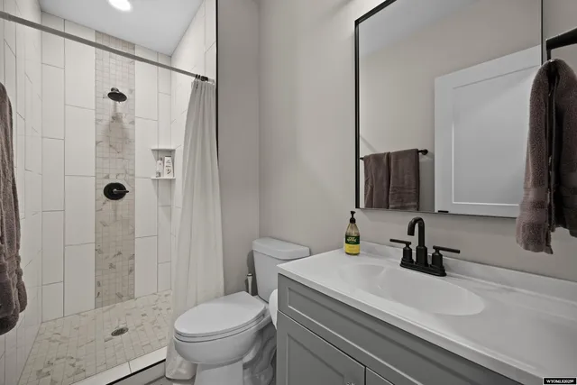 $799,900 | 1621 Serenity Lane, Casper, WY 82601