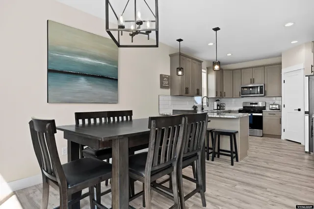 $799,900 | 1621 Serenity Lane, Casper, WY 82601