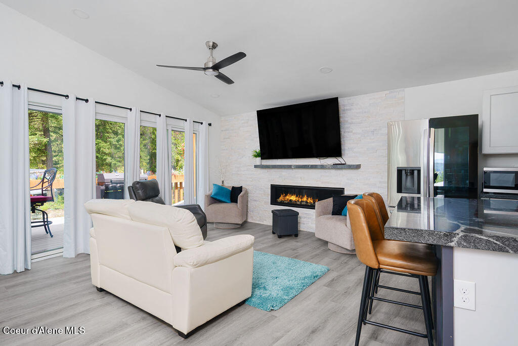 554 Homestead Hollow Road Careywood, ID 83809 - Photo 12 of 59 Living Room