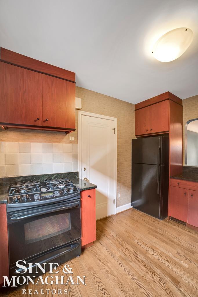 752-754 Neff Road Grosse Pointe, MI 48230 - Photo 11 of 41 50147162-673af426-43e6-48b0-9bc8-e517f76f3f98.JPG