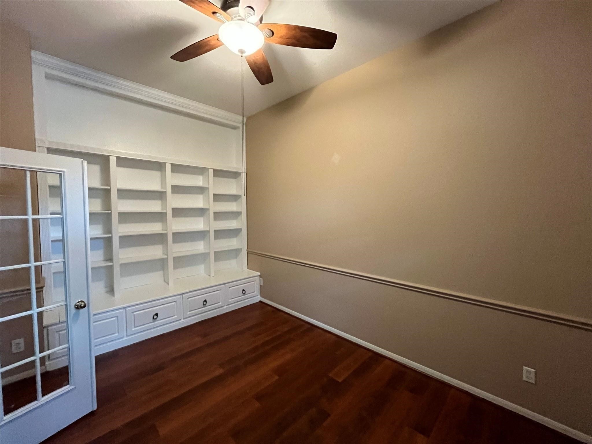 30 South Rambling Ridge Place Conroe, TX 77385 - Photo 4 of 15