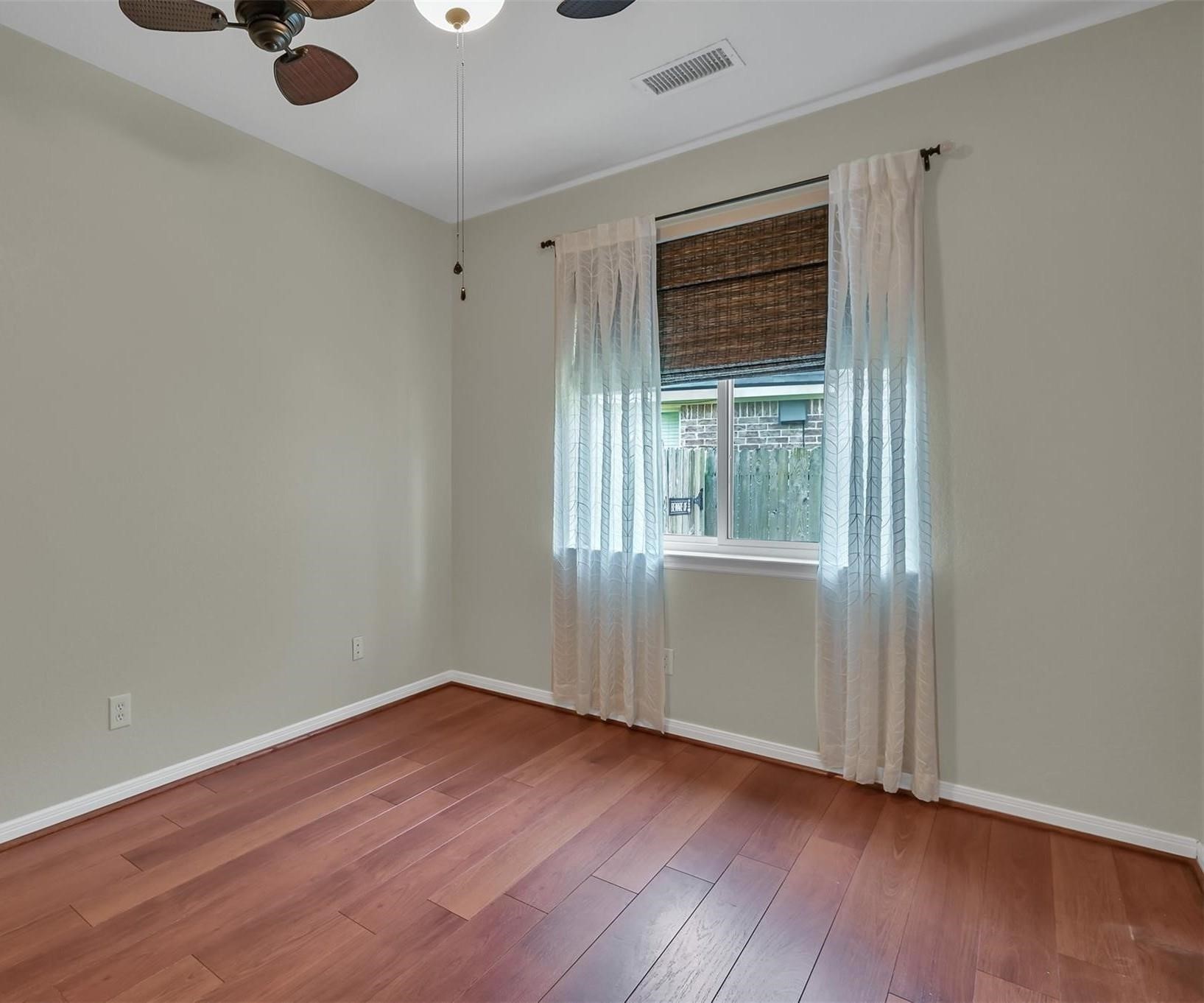 30 South Rambling Ridge Place Conroe, TX 77385 - Photo 7 of 15