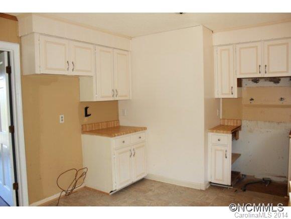214 Burma Road West Marion, NC 28752 - Photo 11 of 13 Gallery Image 11