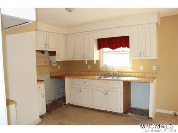 214 Burma Road West Marion, NC 28752 - Photo 10 of 13 Gallery Image 10