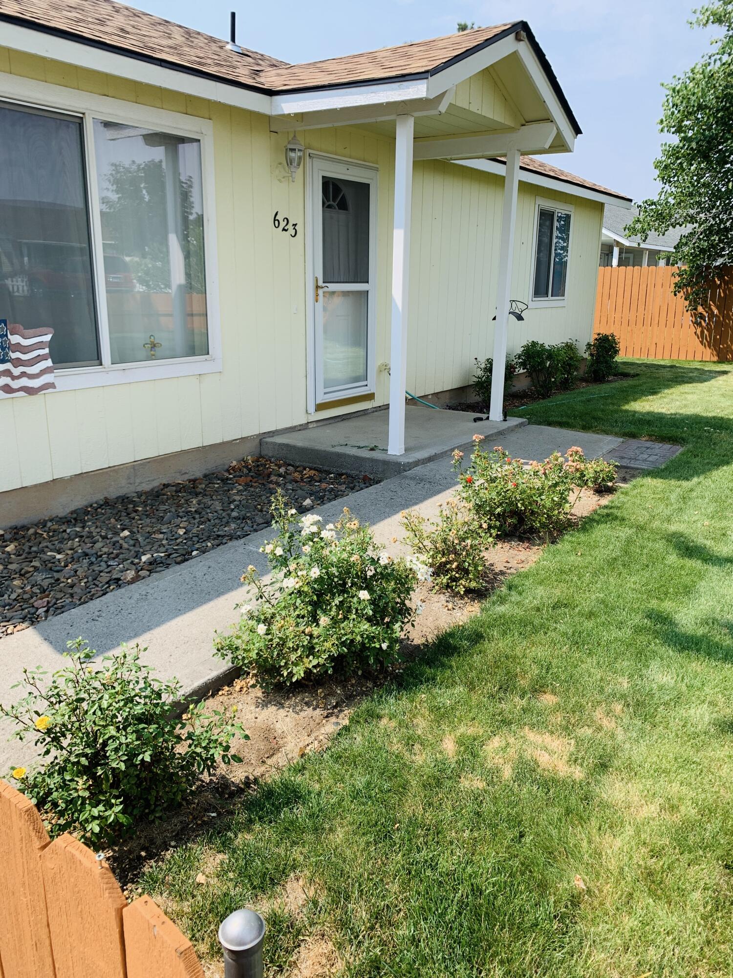 623 Center Ridge Drive Culver, OR 97734 - Photo 5 of 30 Front