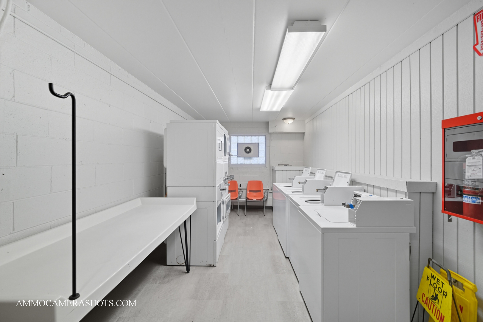 1240 South Lorraine Road, Unit 2D Wheaton, IL 60189 - Photo 16 of 19 a utility room with dryer and washer