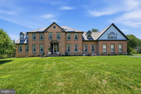 $1,225,000 | 21900 Huntmaster Drive, Gaithersburg, MD 20882
