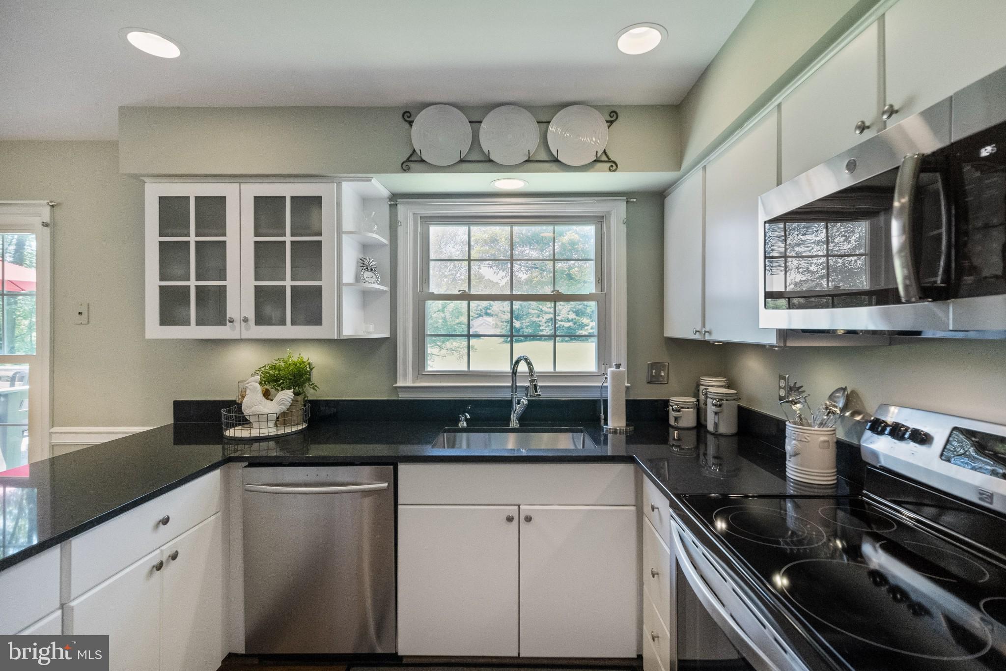 924 Riva Ridge Drive Great Falls, VA 22066 - Photo 11 of 44