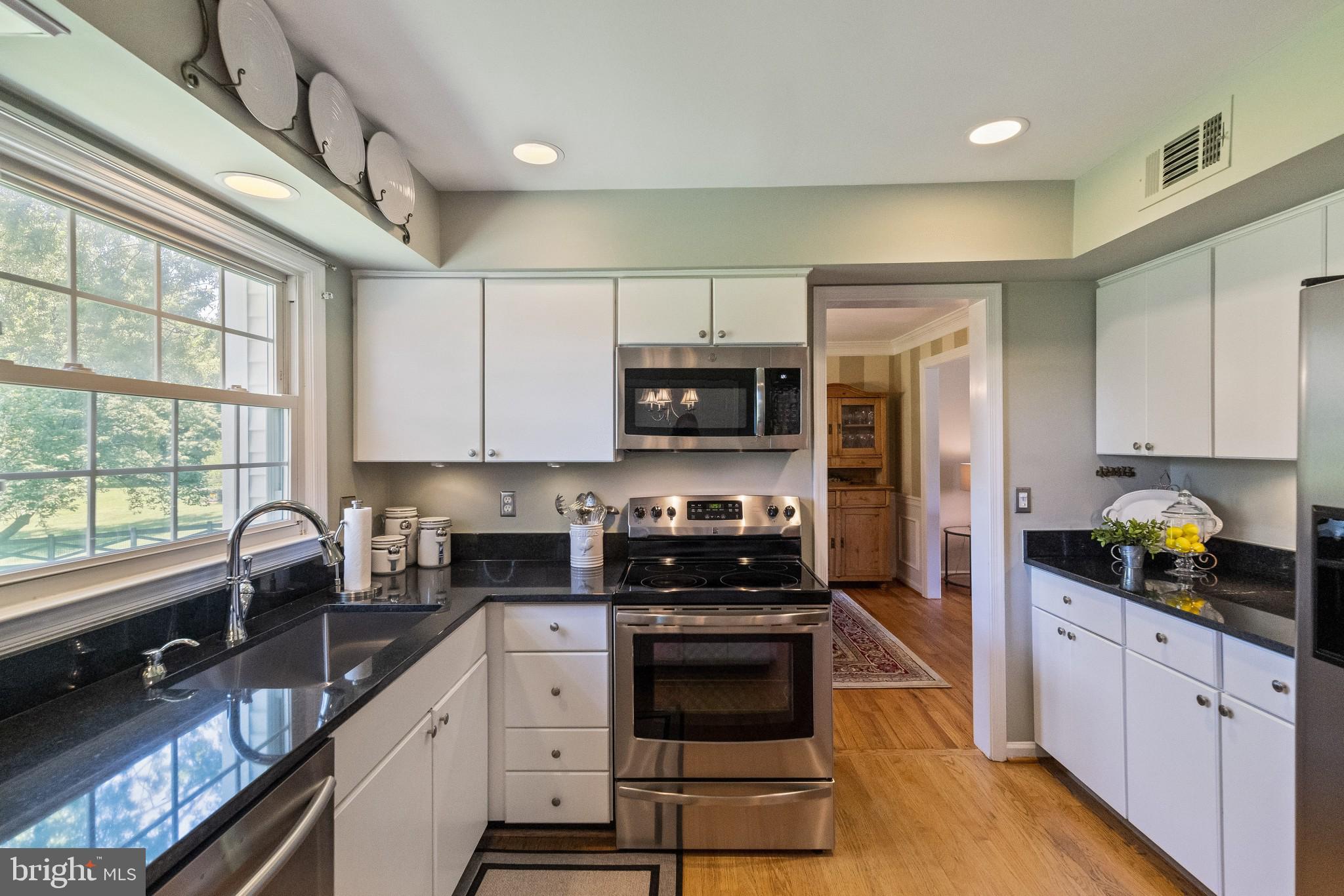 924 Riva Ridge Drive Great Falls, VA 22066 - Photo 10 of 44