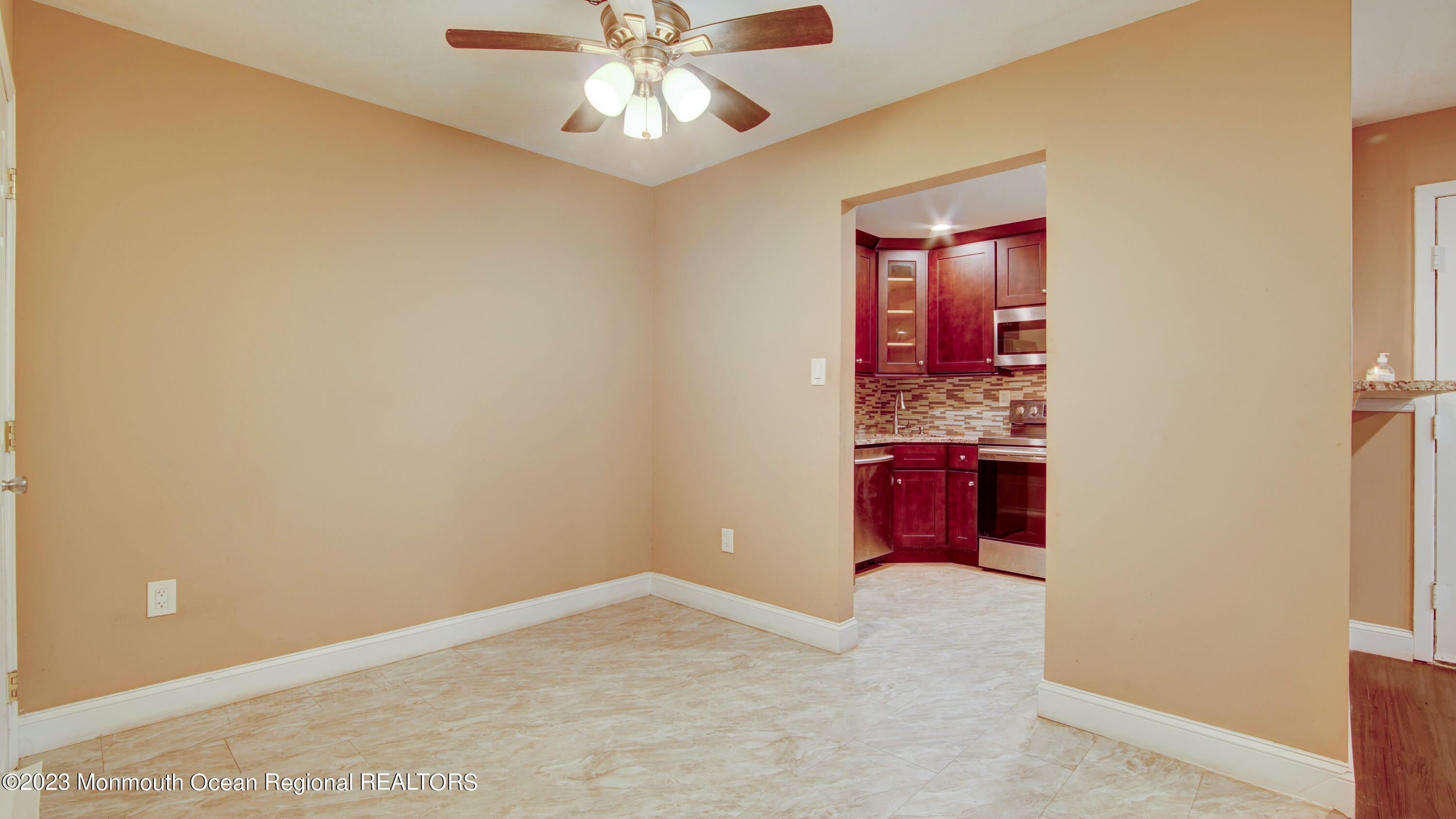 91 Arrowood Road, Unit B Manalapan, NJ 07726 - Photo 5 of 20 Dining Room