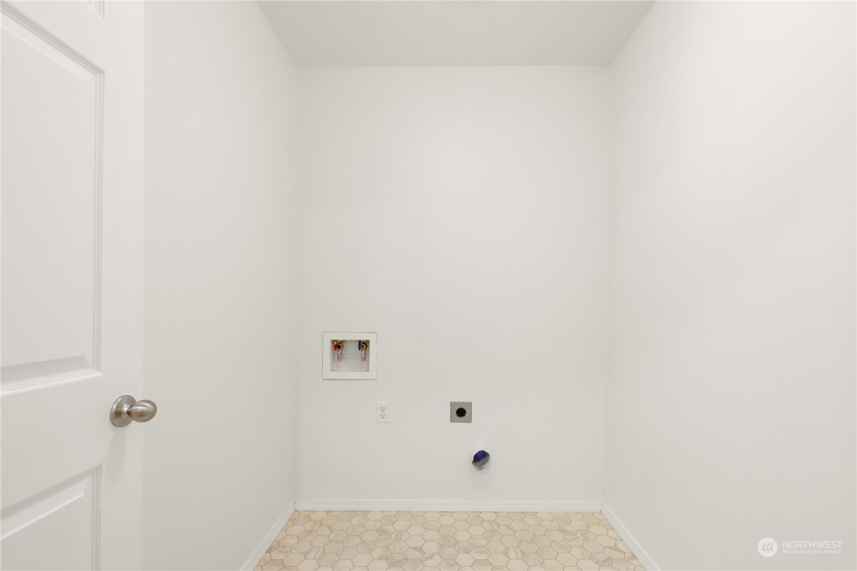 5600 55th Loop Southeast Olympia, WA 98513 - Photo 15 of 33 a view of bathroom