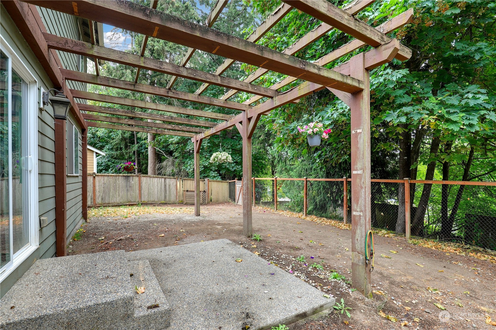 5600 55th Loop Southeast Olympia, WA 98513 - Photo 32 of 33 a view of small yard